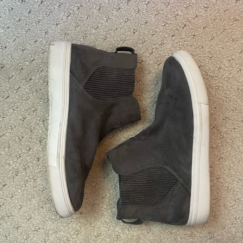 STEVE MADDEN SNEAKER / BOOTIE